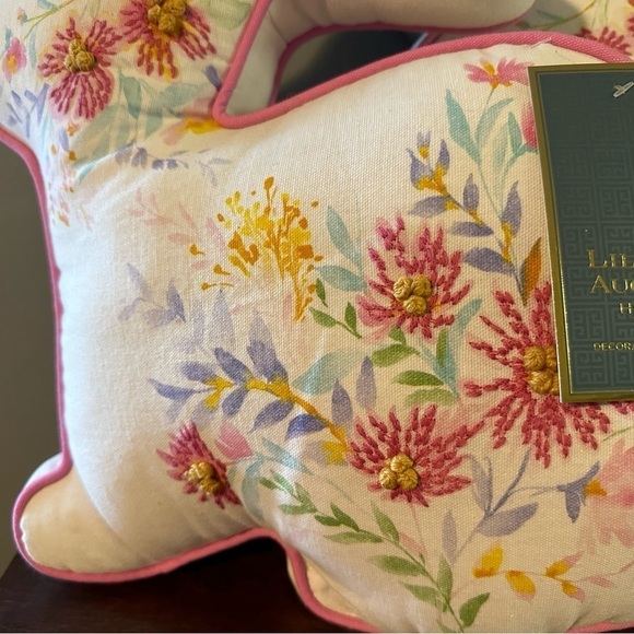 Lillian August bunny decorative Pillow set - Picture 3 of 7